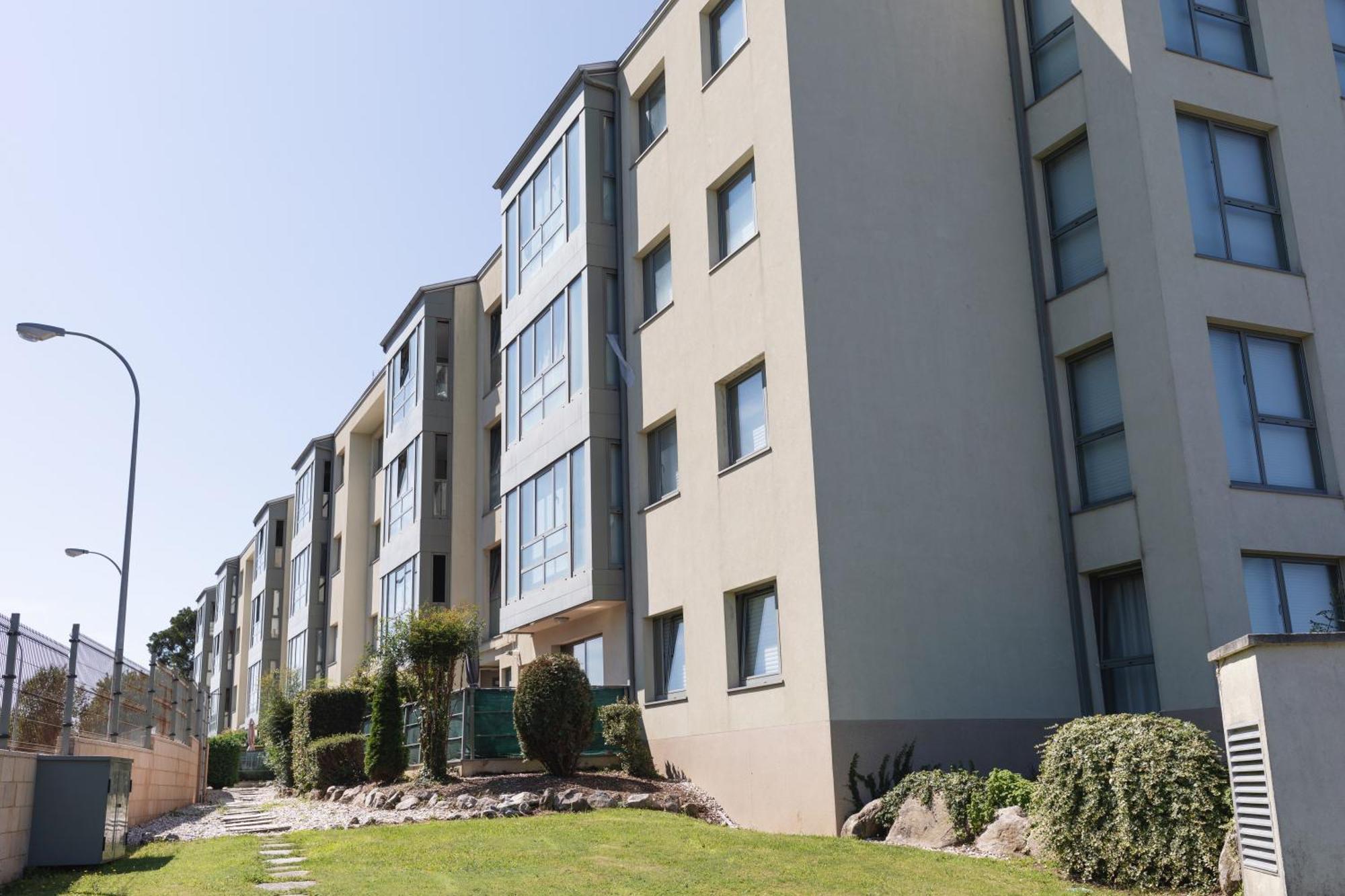 Baruhaus Piscina Y Parking Rianxo Apartment Rianjo Exterior photo